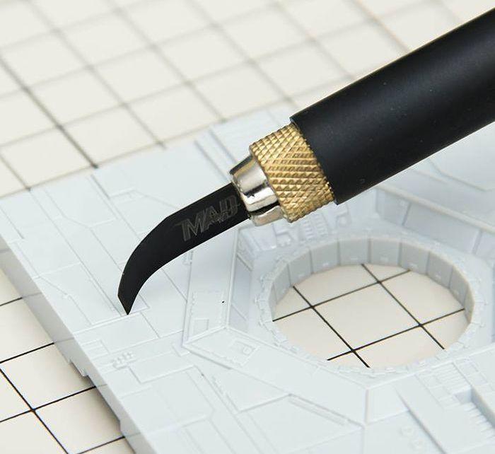 Z5000DLC Line Engraver The Hook