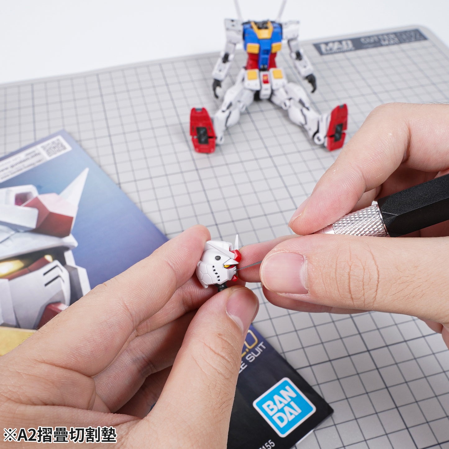MH-28 A2 FOLDABLE MODEL CUTTING MAT (BLACK-WHITE