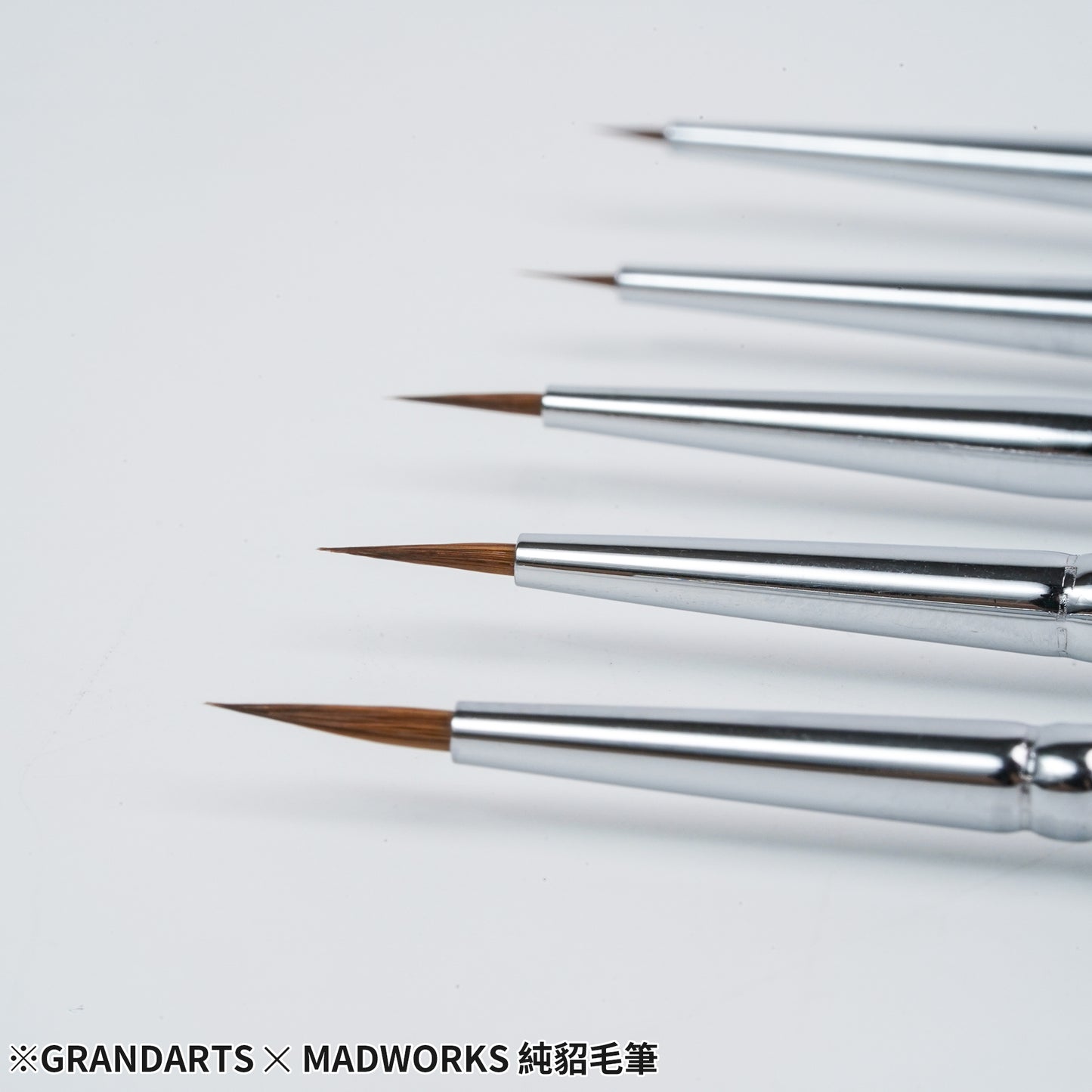 GM-01 GRANDARTSxMADWORKS PURE KOLINSKY PAINT BRUSHES (5PC SET)